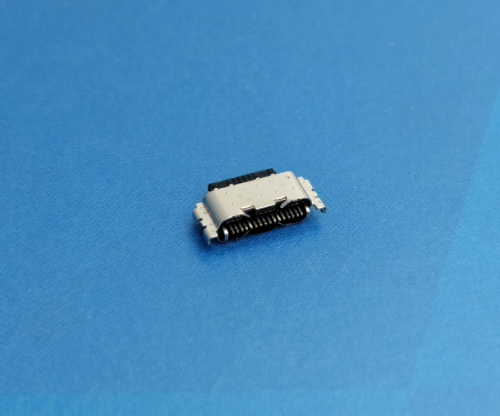 8001F-1600141-X（TYPE C 16P母座双壳沉板1.7  四脚插（10.96）舌片外露1.8 L=5.55）双壳