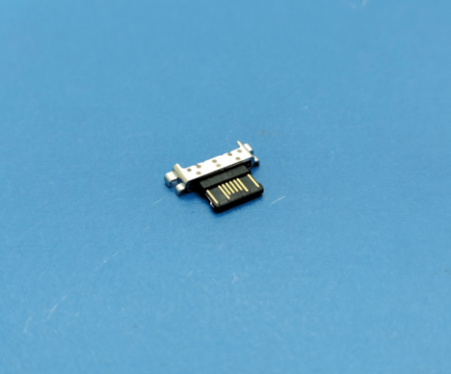 8001F-1600142-X(TYPE C 16P母座沉板0.6  四脚插 舌片外露4.5)