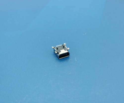 25004-UMIF010-B（MINI 5P母座 AB型四脚SMT双卡点 有柱）